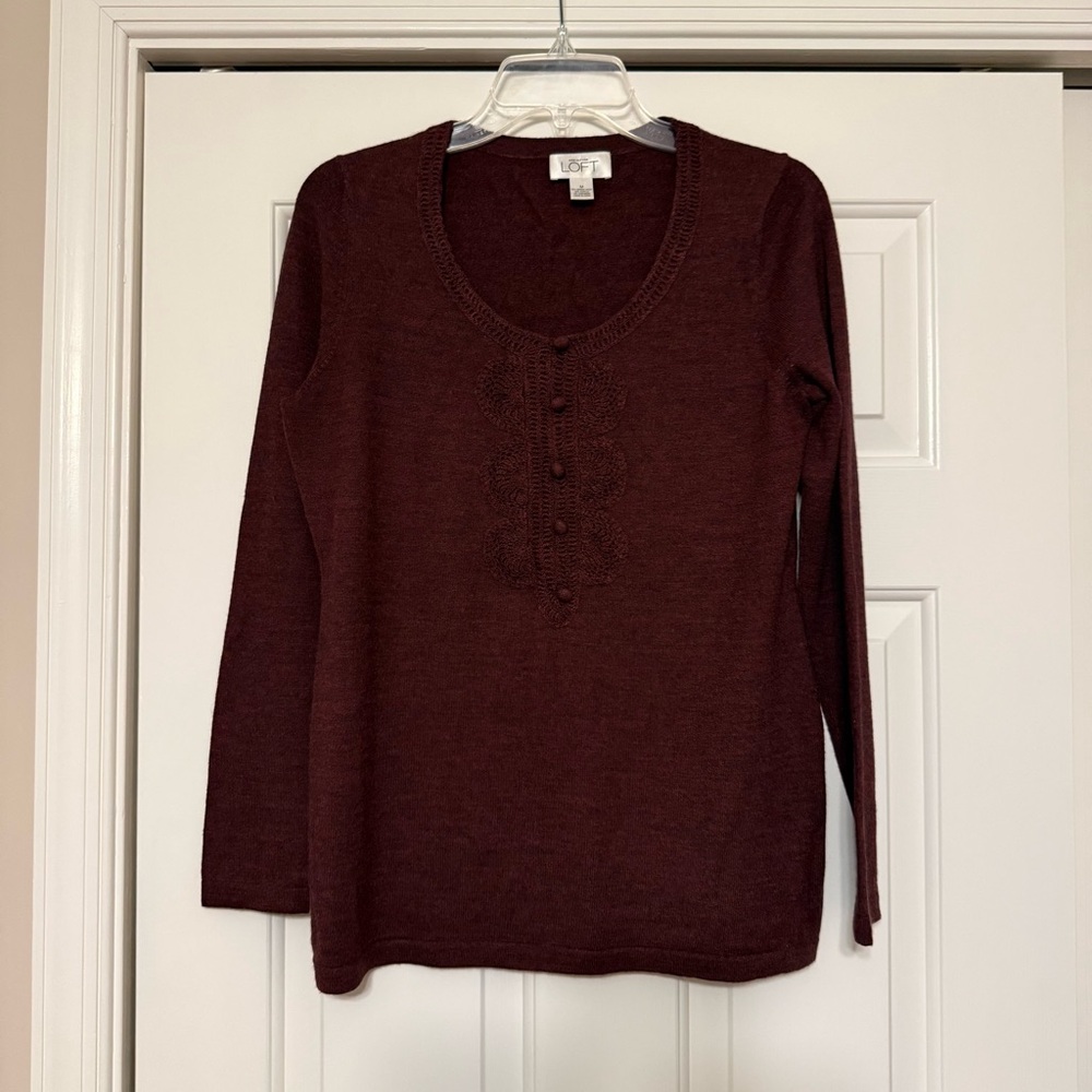 Ann Taylor Loft Women’s Top Burgundy Buttons And Embroidered Front Size M